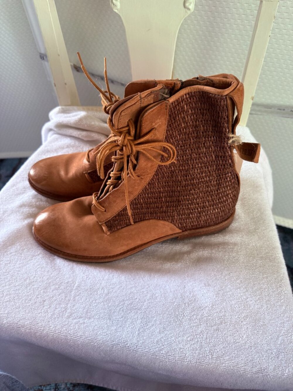NWT A.S. 98 LEATHER LACED ZIP UP BOOTS